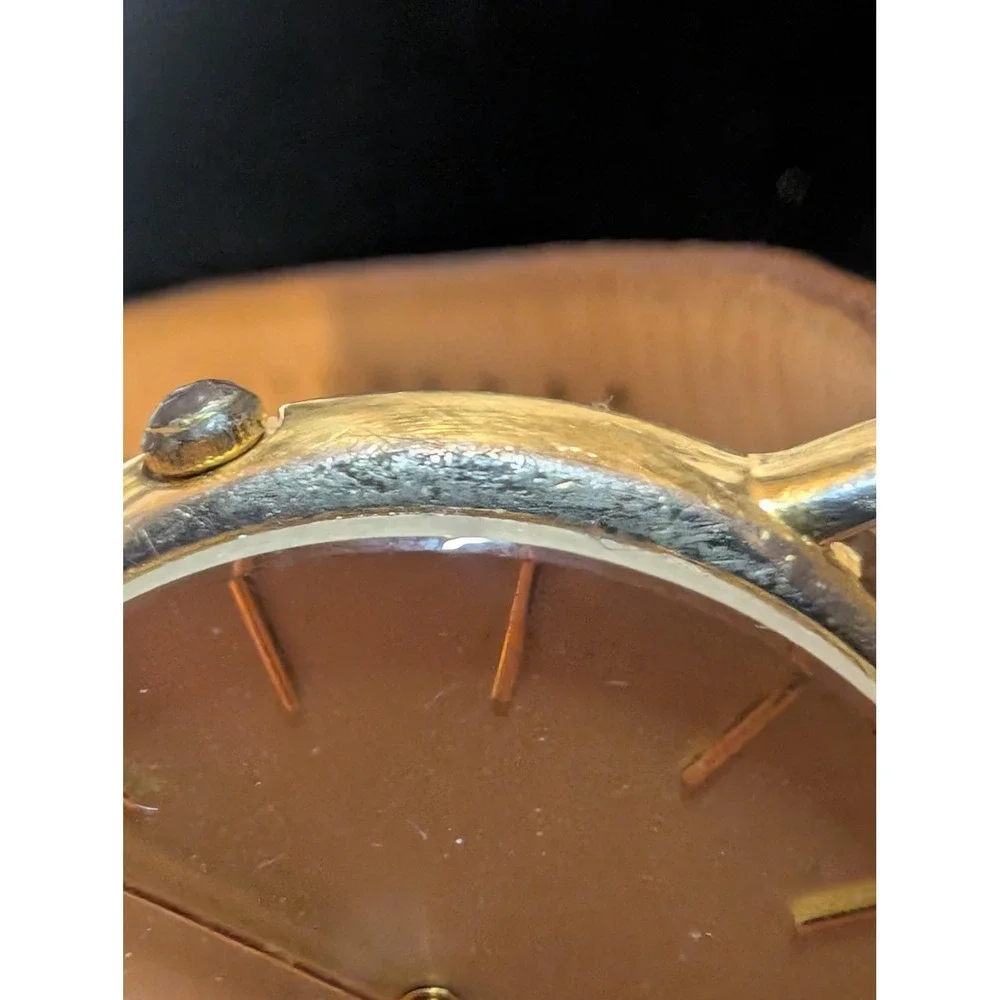 Seiko Quartz Womens Watch Gold Dial Brown Leather Band 5V80-7009 Vintage Runs